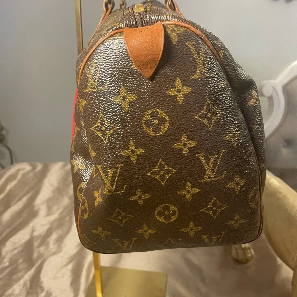 Authentic LOUIS Vuitton Speedy Bag with young artists painting